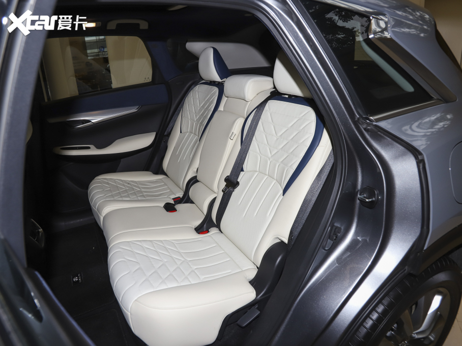 2022ӢQX50 2.0T WAVE