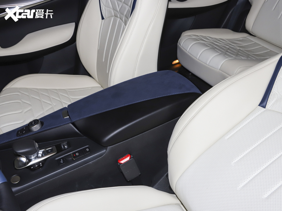 2022ӢQX50 2.0T WAVE