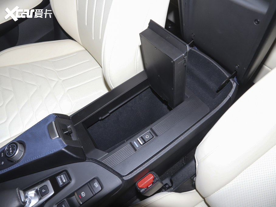 2022ӢQX50 2.0T WAVE