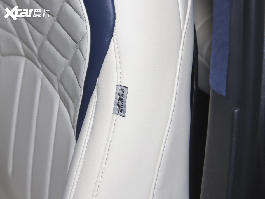 2022ӢQX50 2.0T WAVE