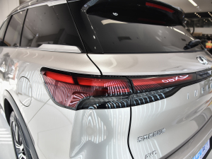 2022款2.0T 四驱尊贵版 尾灯