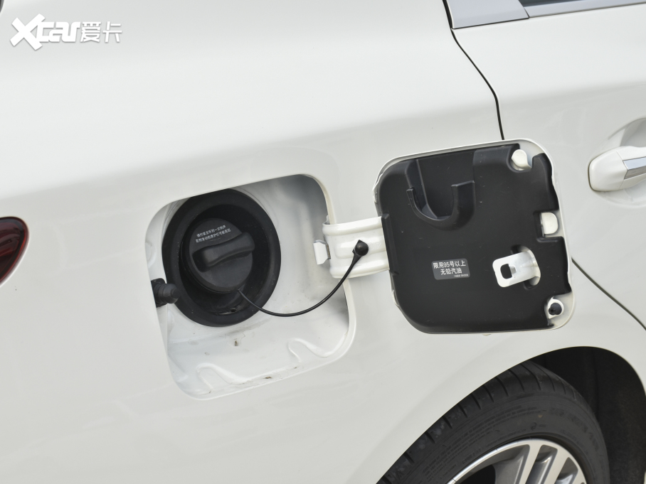 2022ӢQ50L 2.0T M\Ӱ