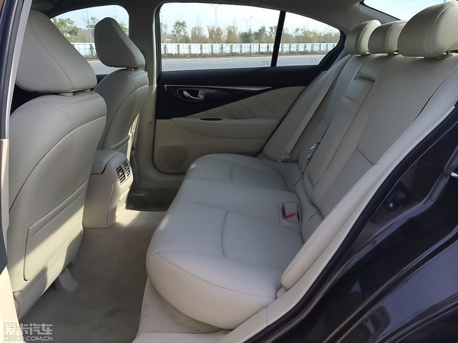 2015��Ӣ�����Q50L 2.0T ���m��