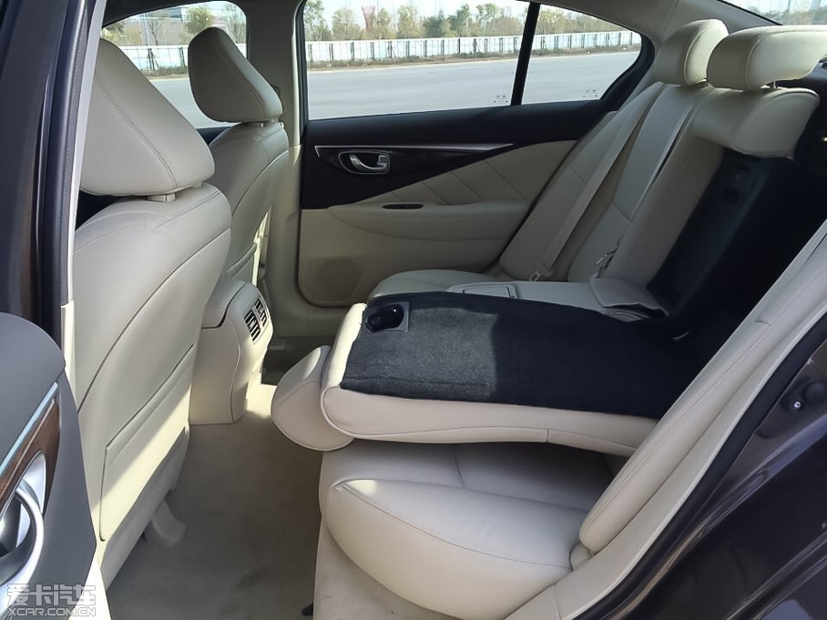 2015��Ӣ�����Q50L 2.0T ���m��