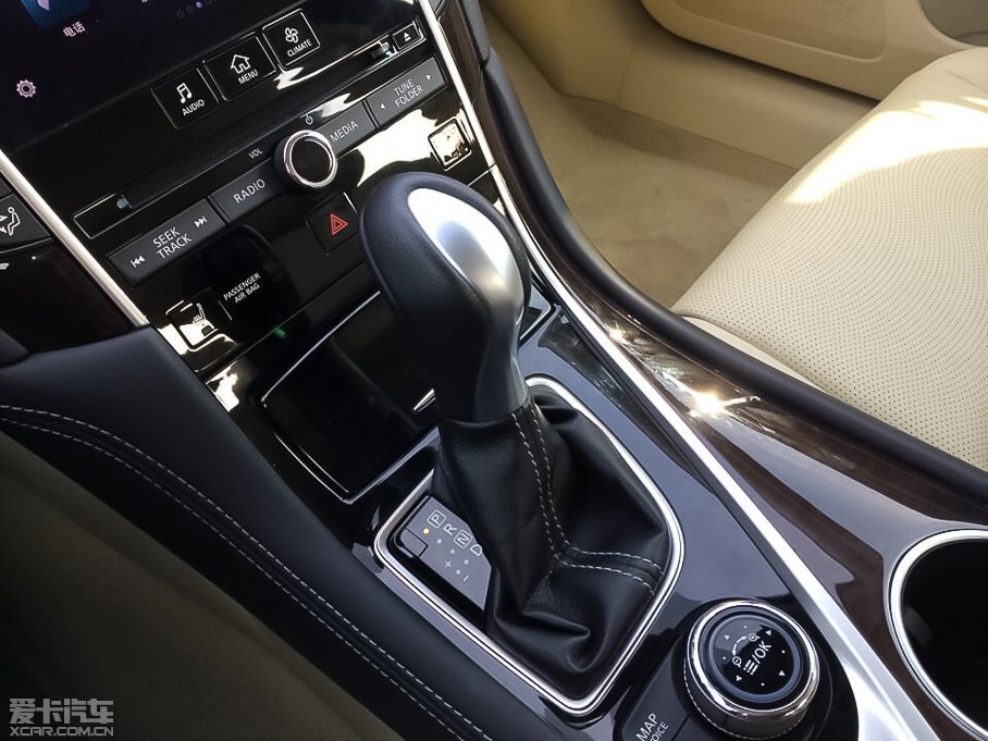 2015��Ӣ�����Q50L 2.0T ���m��