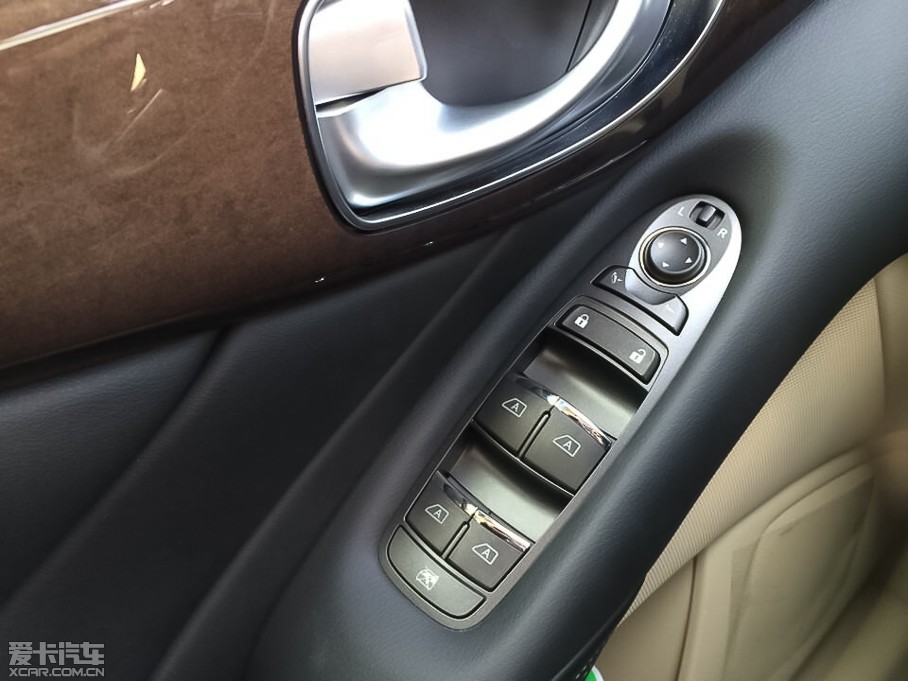 2015��Ӣ�����Q50L 2.0T ���m��