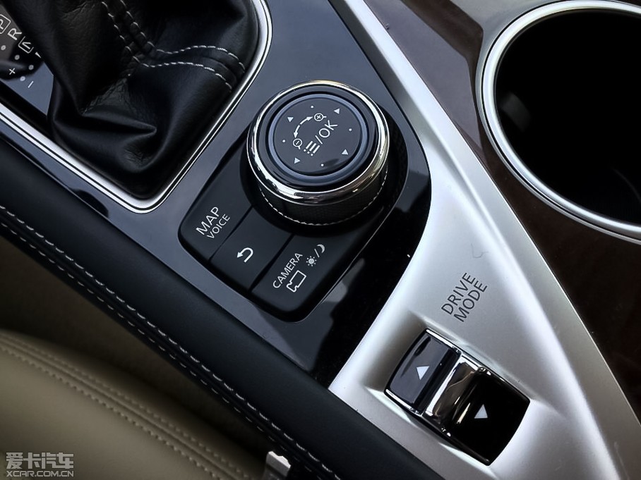 2015��Ӣ�����Q50L 2.0T ���m��