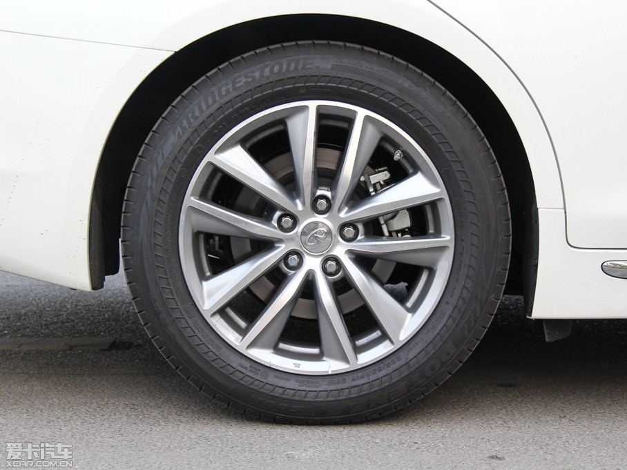 2015��Ӣ�����Q50L 2.0T ���A��