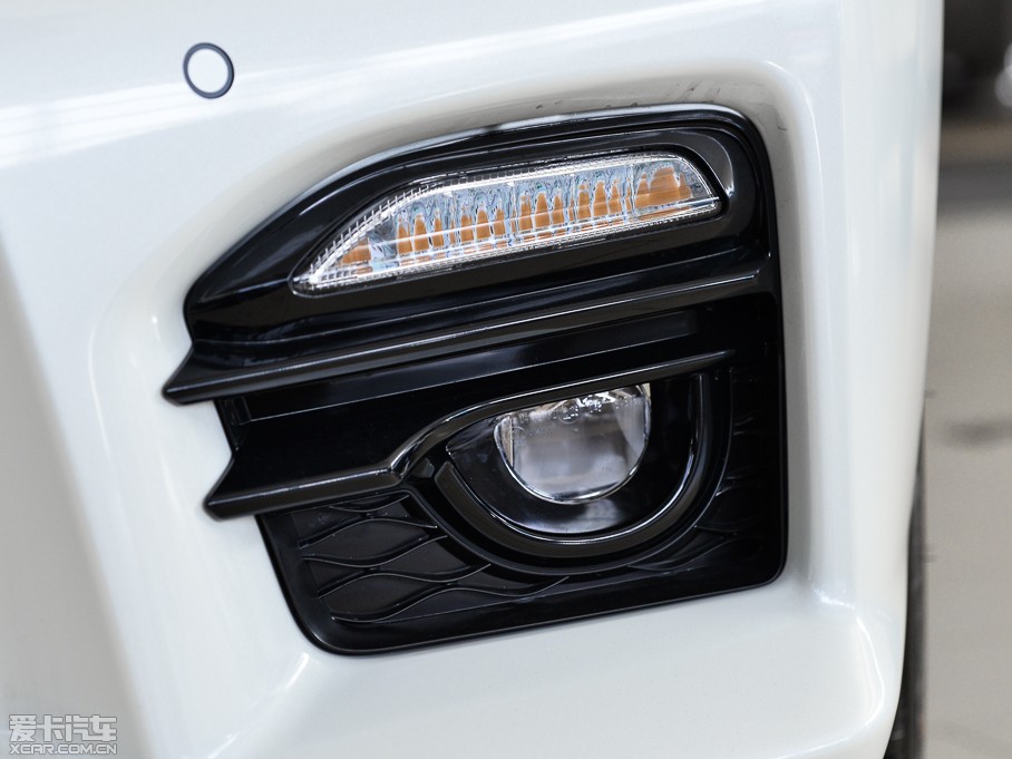 2015��Ӣ�����Q50L 2.0T �\�Ӱ�