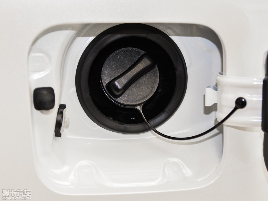 2015��Ӣ�����Q50L 2.0T �\�Ӱ�