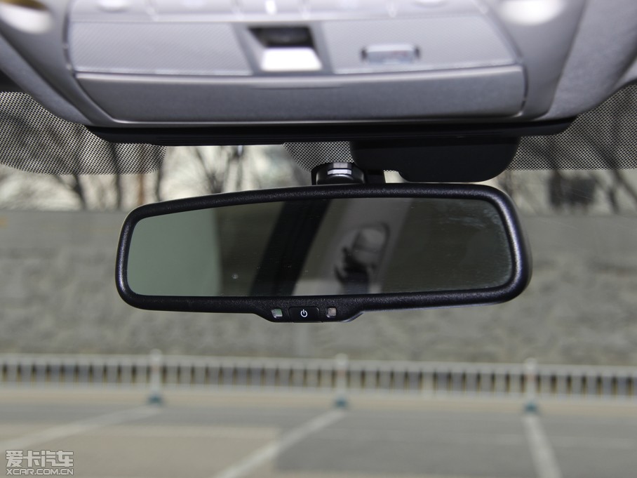 2015��Ӣ�����Q50L 2.0T ���A�\�Ӱ�