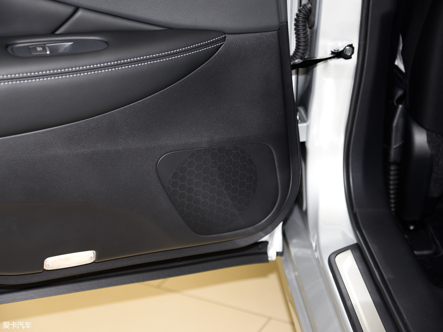 2016��Ӣ�����Q50L 2.0T �M(j��n)ȡ��