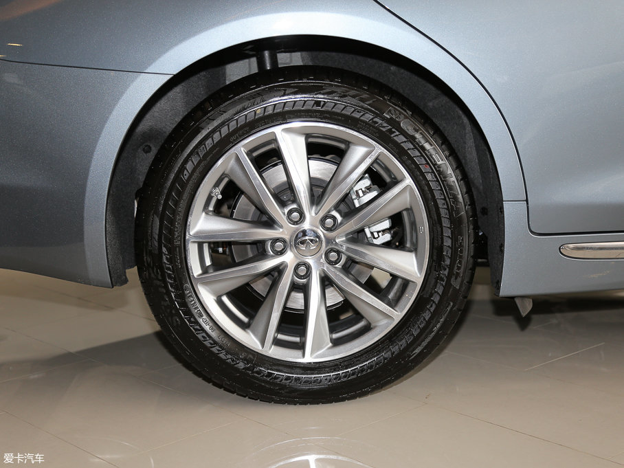 2016��Ӣ�����Q50L 2.0T ������