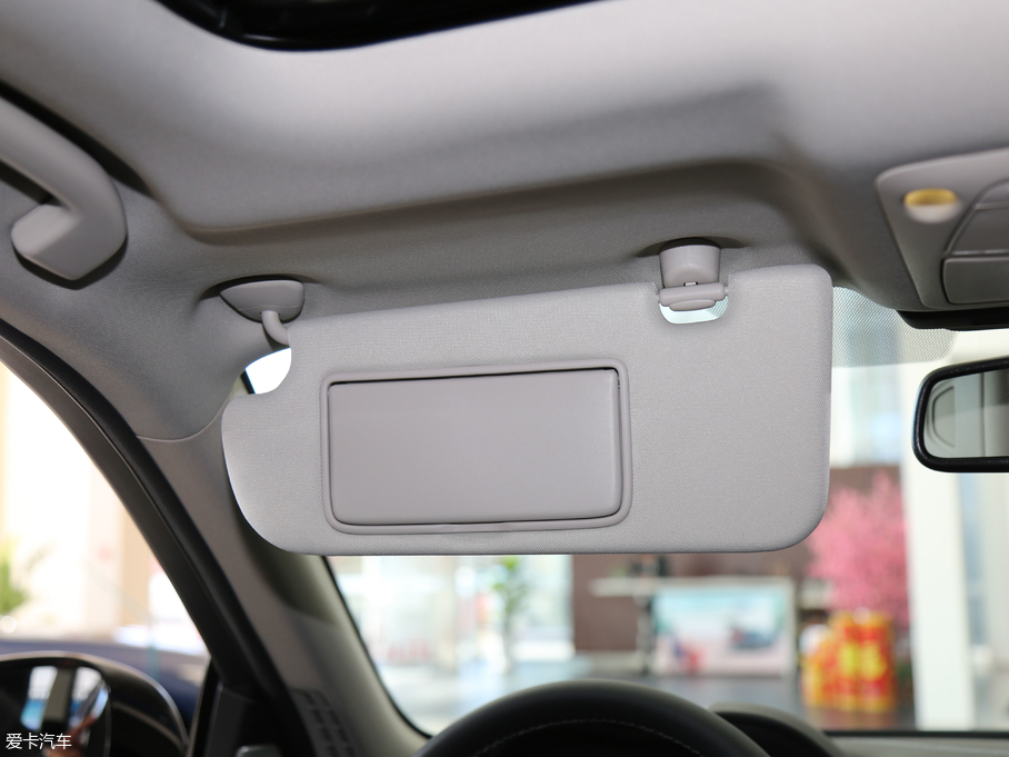 2018��Ӣ�����Q50L 2.0T ݼӢ�\(y��n)��(d��ng)�� ��(gu��)V