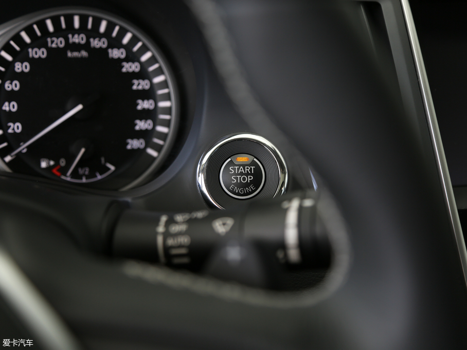 2018ӢQ50L 2.0T ݼӢ\(yn)(dng) (gu)V