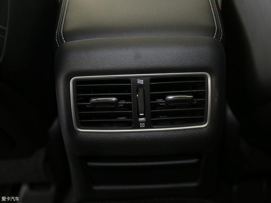 2018ӢQ50L 2.0T ݼӢ\Ӱ V