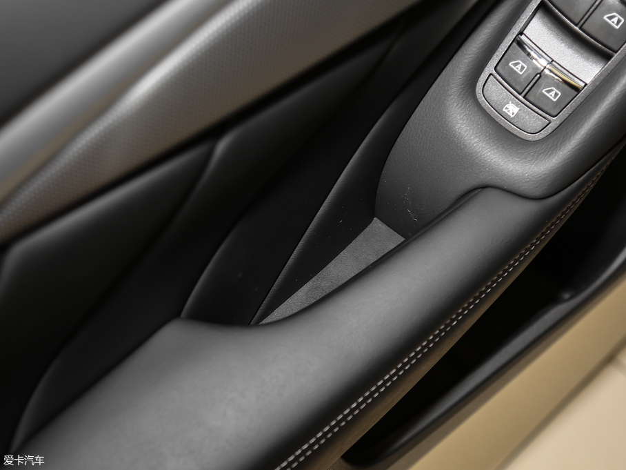 2018ӢQ50L 2.0T M(jn) (gu)V