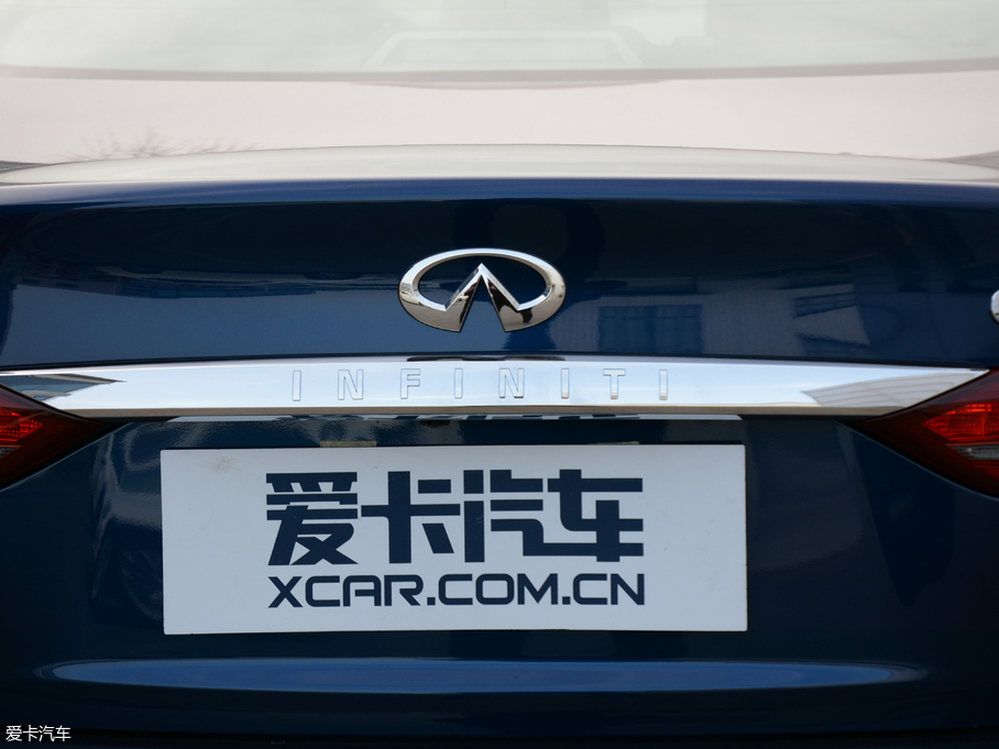 2018ӢQ50L 2.0T A\(yn)(dng) (gu)V