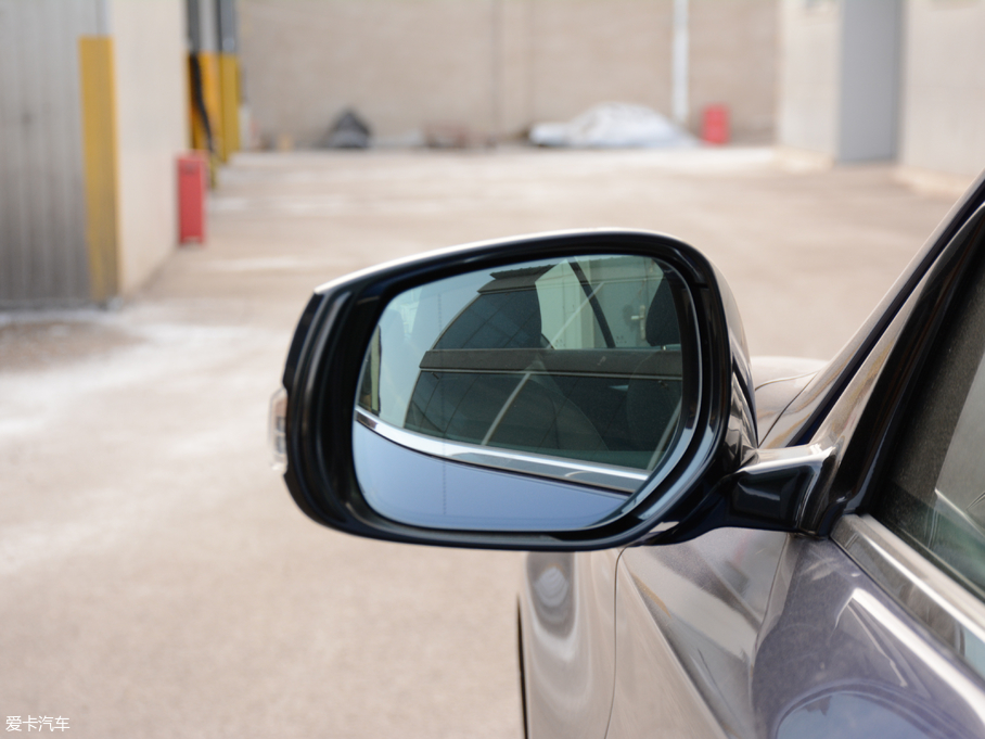 2018��Ӣ�����Q50L 2.0T ���A�\�Ӱ� ��V