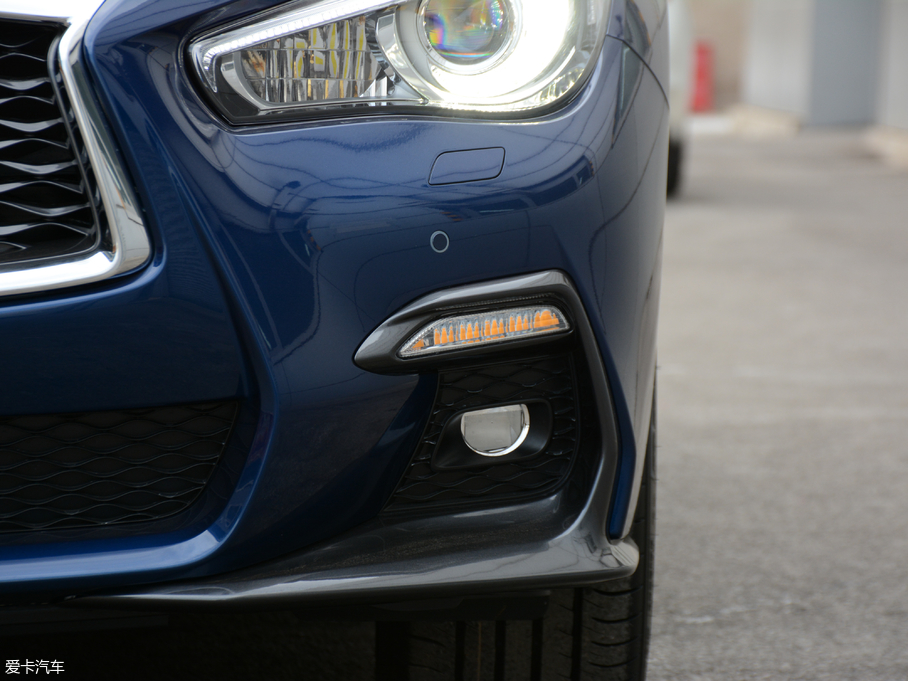 2018��Ӣ�����Q50L 2.0T ���A�\�Ӱ� ��V