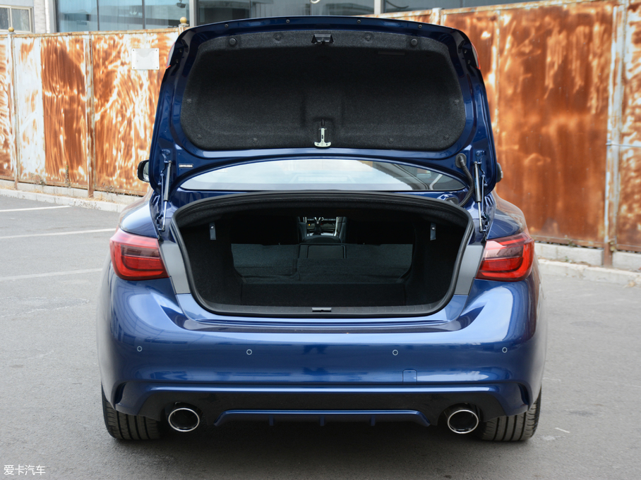 2018ӢQ50L 2.0T A\(yn)(dng) (gu)V