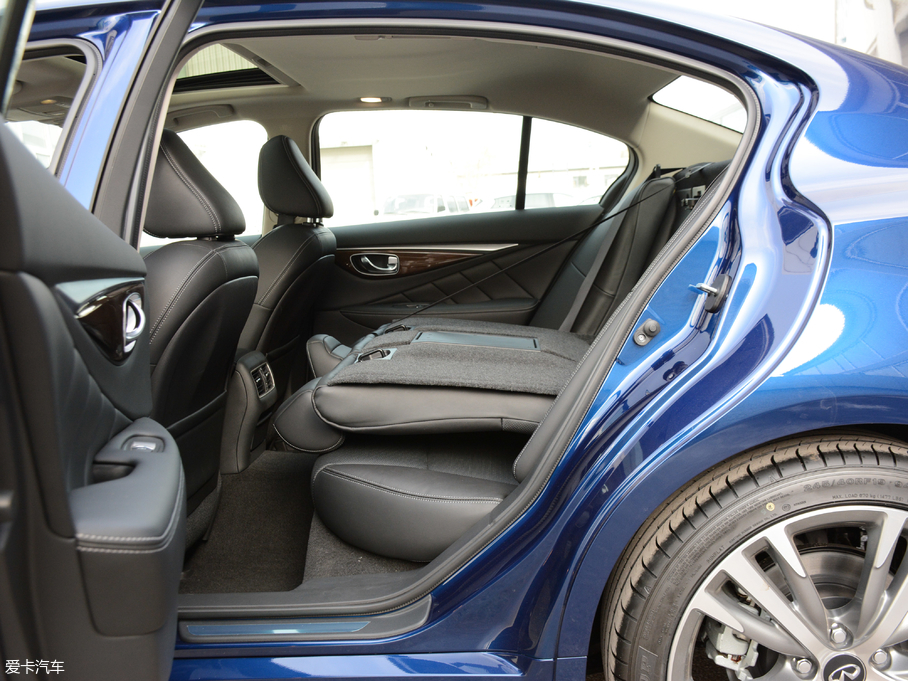 2018ӢQ50L 2.0T A\(yn)Ӱ V