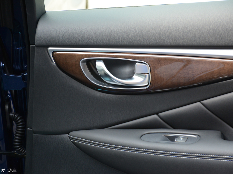 2018ӢQ50L 2.0T A\Ӱ V