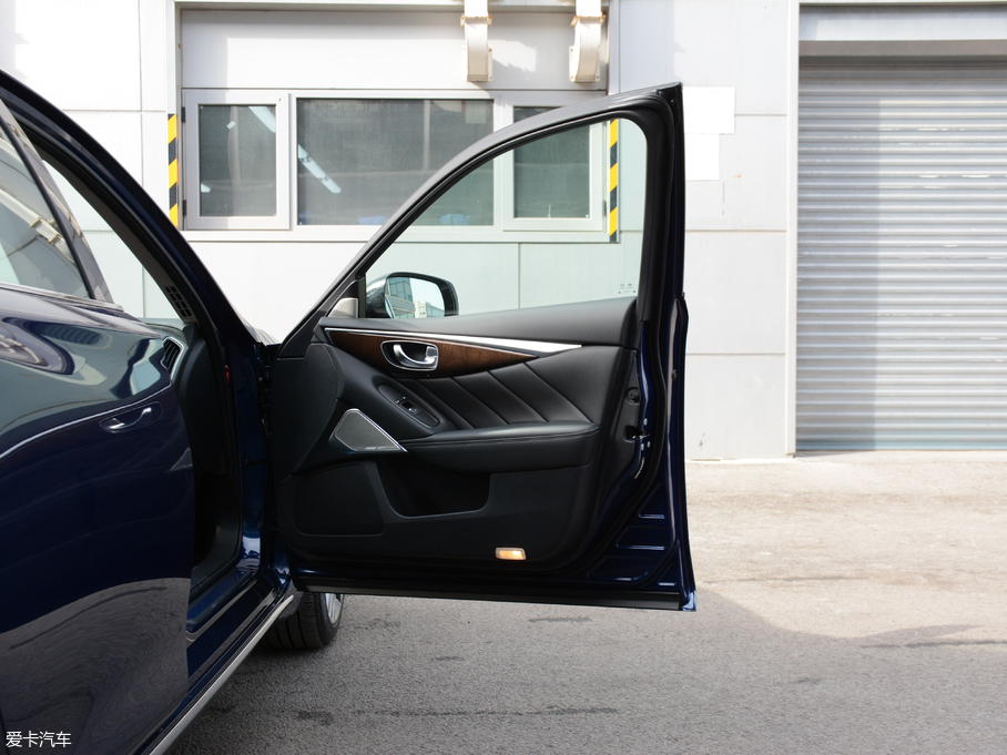 2018ӢQ50L 2.0T A\Ӱ V