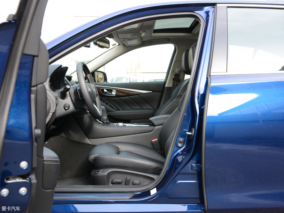 2018ӢQ50L 2.0T A\Ӱ V