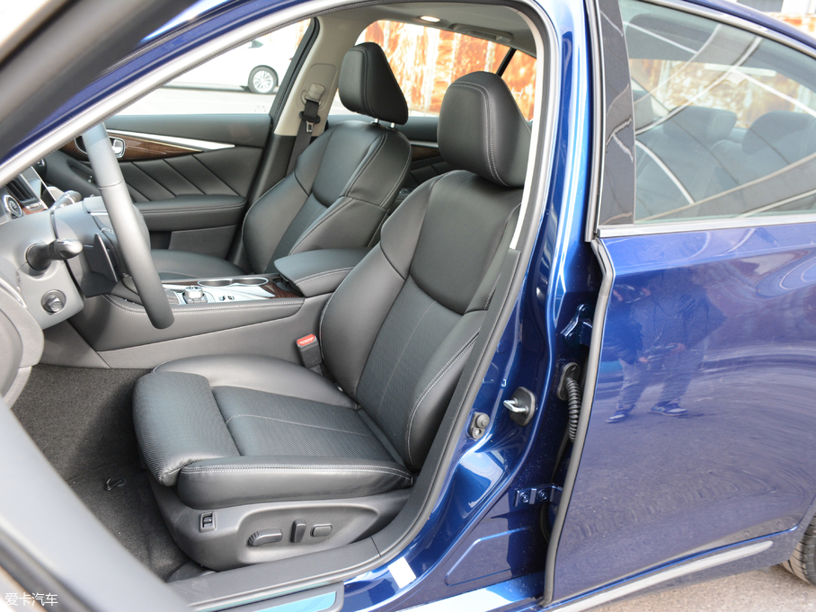 2018ӢQ50L 2.0T A\Ӱ V