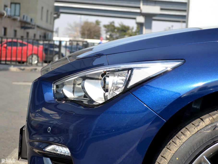 2018��Ӣ�����Q50L 2.0T ������ ��V