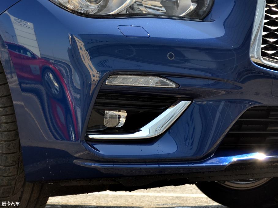 2018��Ӣ�����Q50L 2.0T ������ ��V