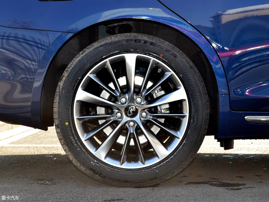 2018��Ӣ�����Q50L 2.0T ������ ��V