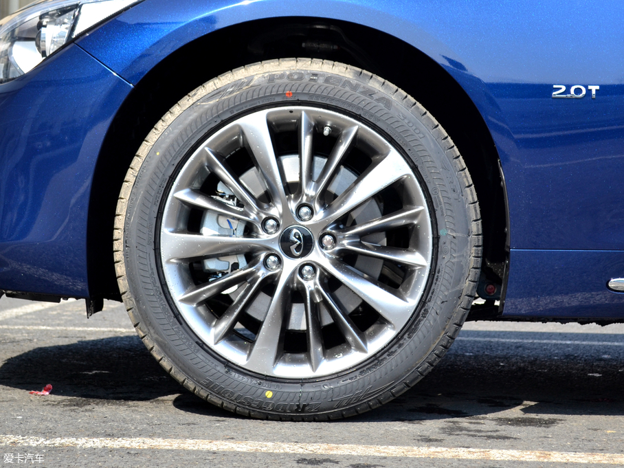 2018��Ӣ�����Q50L 2.0T ������ ��V