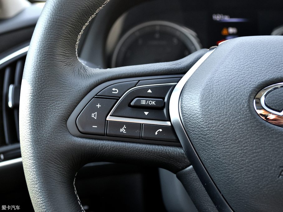 2018��Ӣ�����Q50L 2.0T ������ ��V