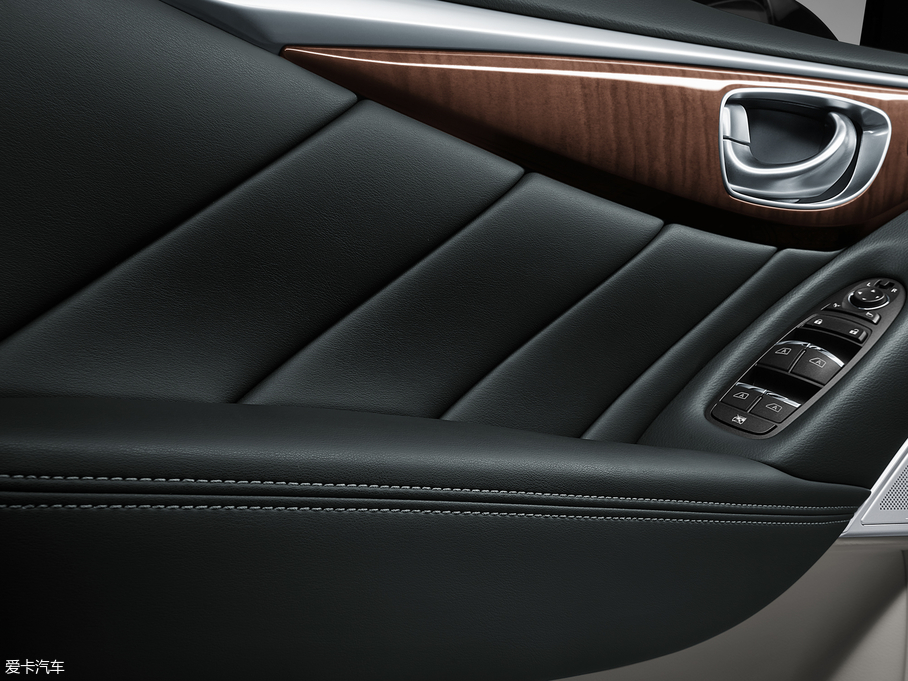 2018ӢQ50L 2.0T A\Ӱ V