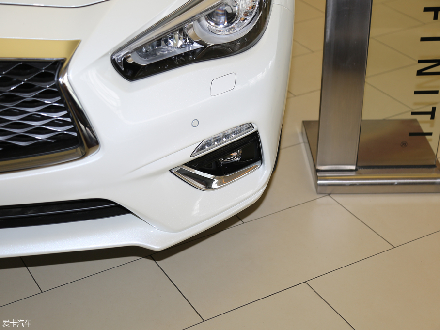 2018��Ӣ�����Q50L 2.0T ������ ��V