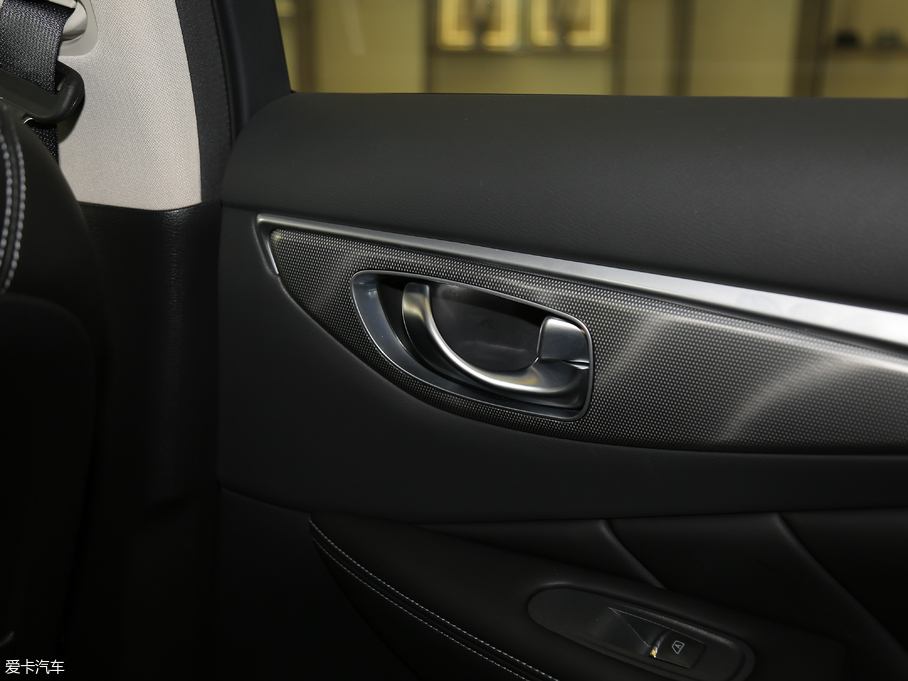 2018ӢQ50L 2.0T  V