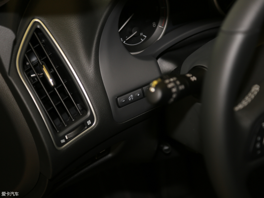 2018��Ӣ�����Q50L 2.0T ������ ��V