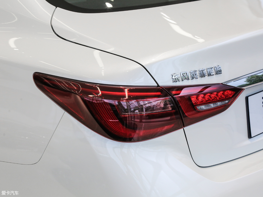 2018ӢQ50L 2.0T M(jn) (gu)V