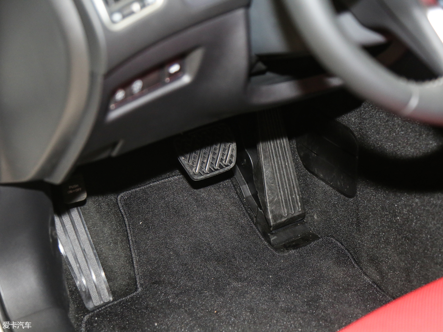 2018��Ӣ�����Q50L 2.0T ���m�� ��V