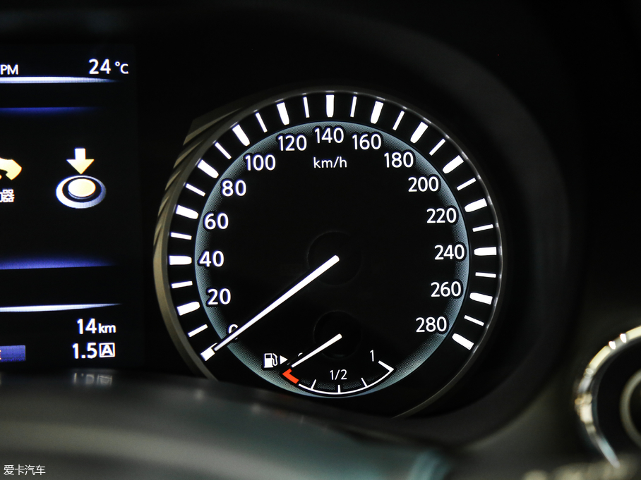 2018��Ӣ�����Q50L 2.0T ���m�� ��V