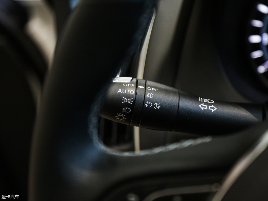 2018��Ӣ�����Q50L 2.0T ���m�� ��V