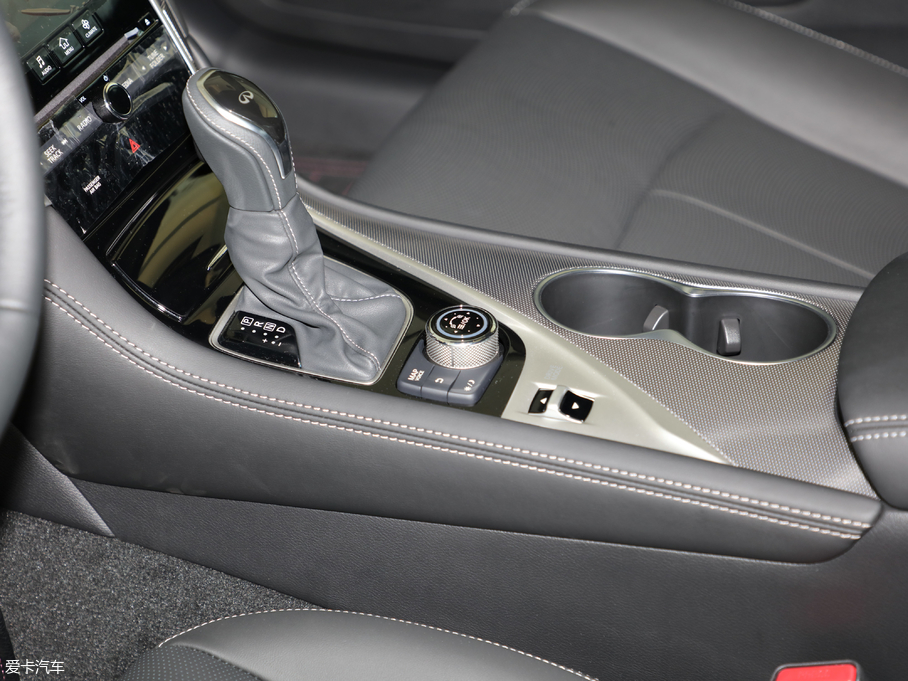 2018��Ӣ�����Q50L 2.0T ������ ��V