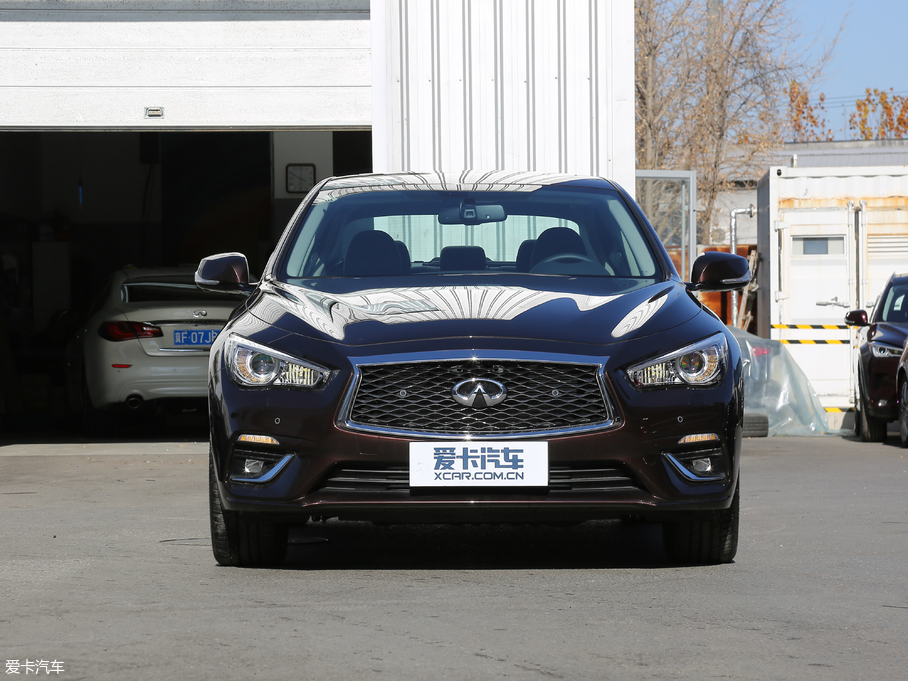 2018��Ӣ�����Q50L 2.0T ���A�� ��V