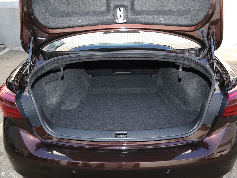 2018ӢQ50L 2.0T A (gu)V