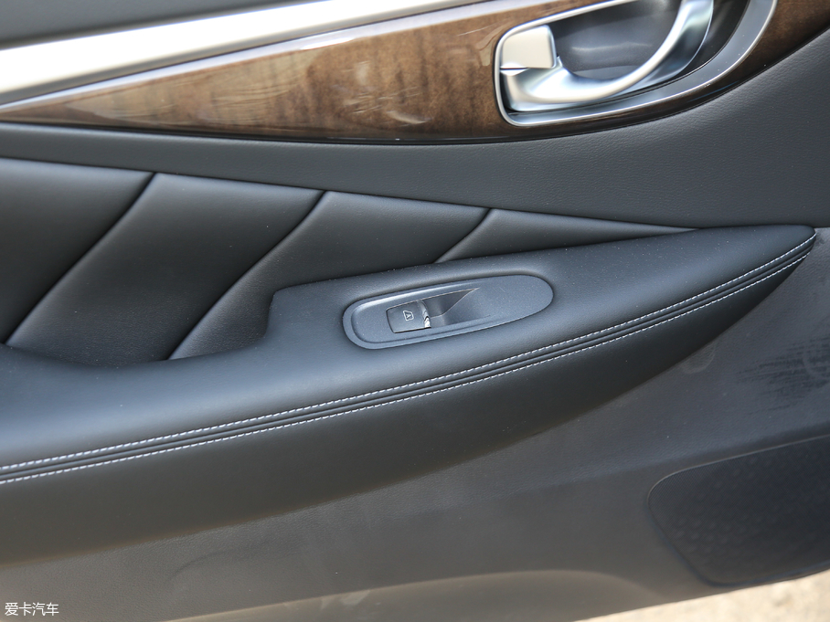 2018ӢQ50L 2.0T A V
