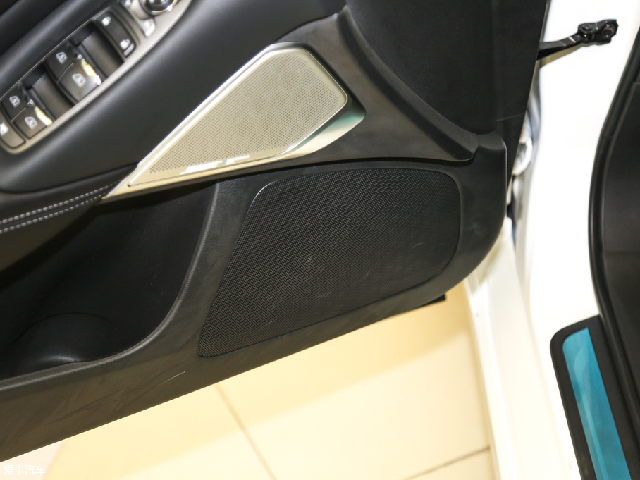 2018��Ӣ�����Q50L 2.0T �M���� ��VI