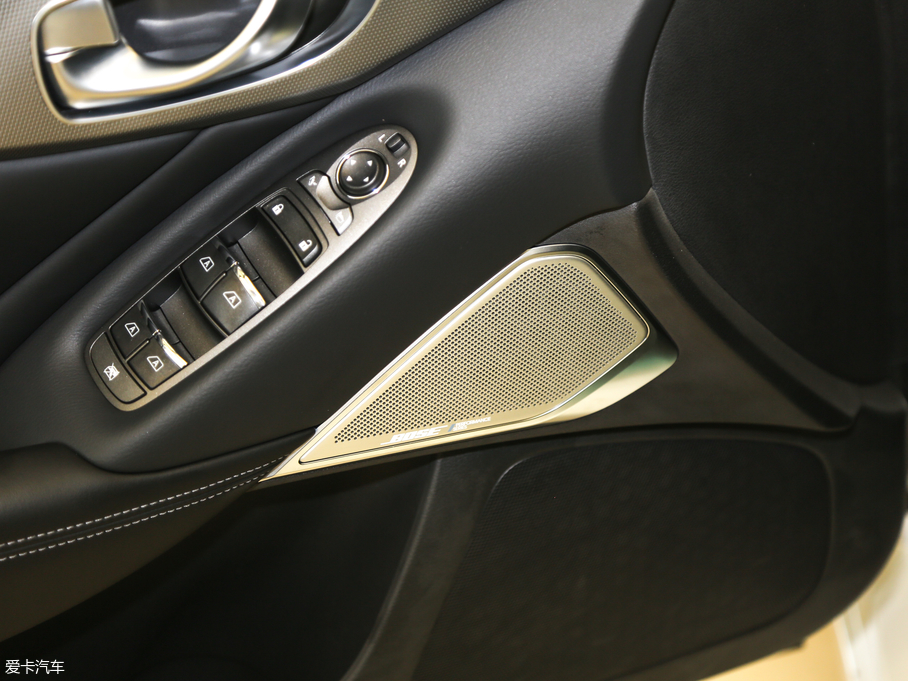 2018��Ӣ�����Q50L 2.0T �M���� ��VI