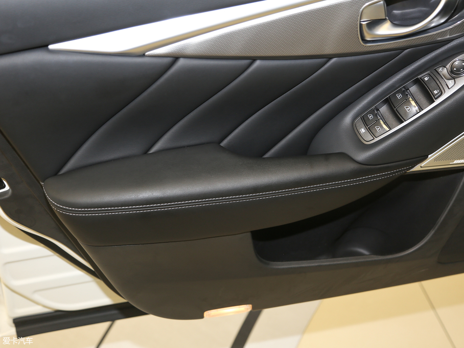 2018��Ӣ�����Q50L 2.0T �M���� ��VI